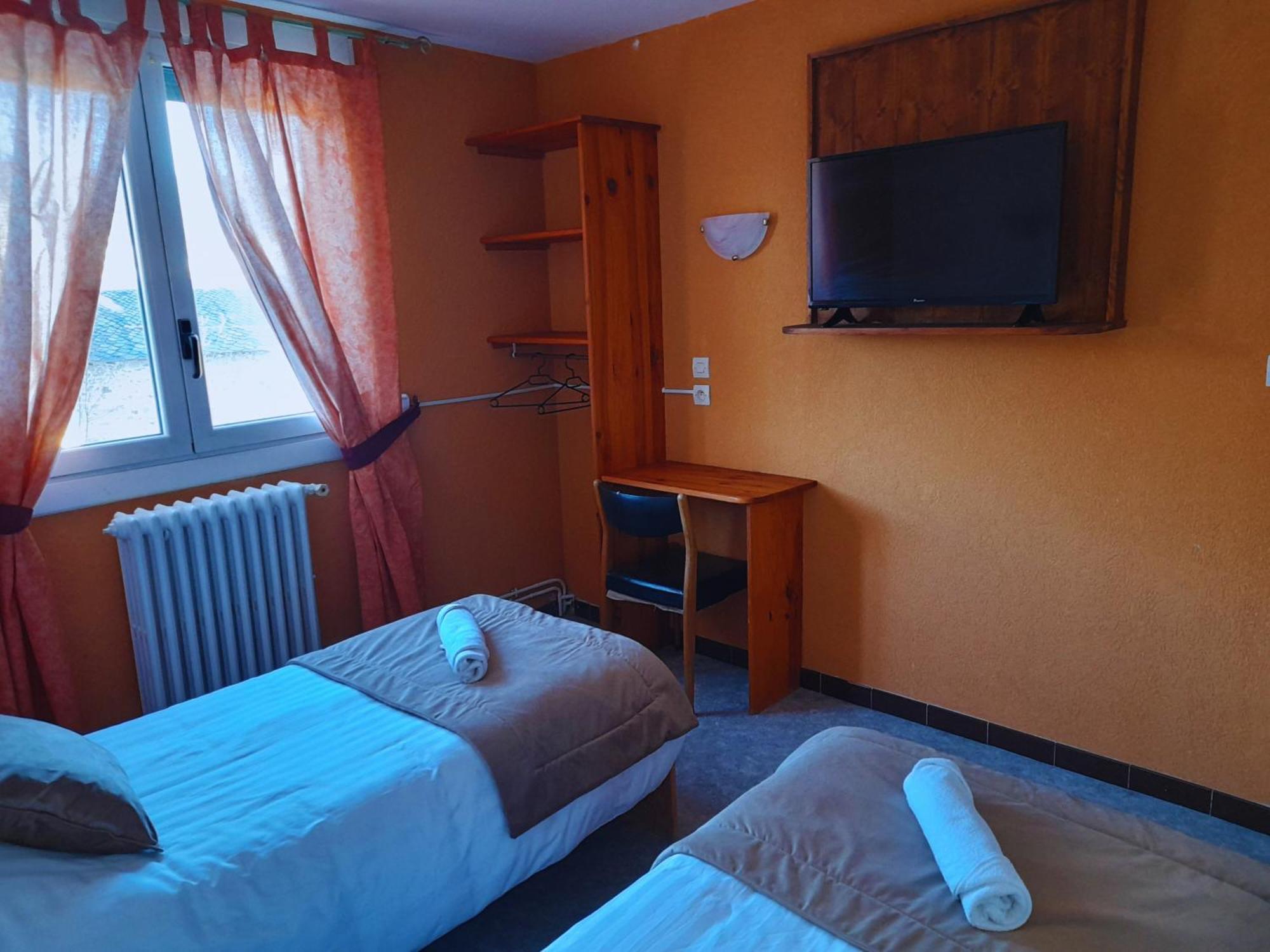 Le Catalan - Hotel Et Appartements Mont-Louis Exterior photo